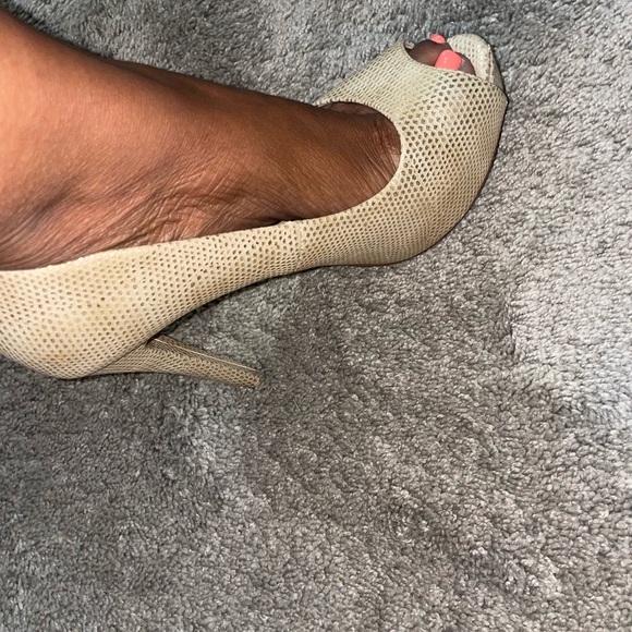 COPY - GUESS Snake Skin Print Peep Toe Stiletto Heel - Picture 8 of 10